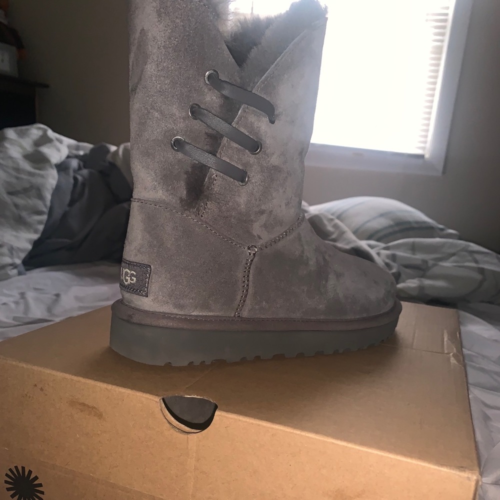 UGGS